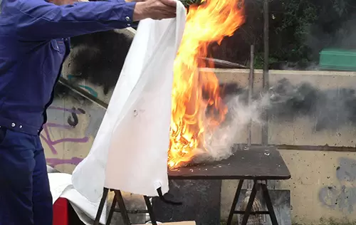 Cobertor contra incêndio